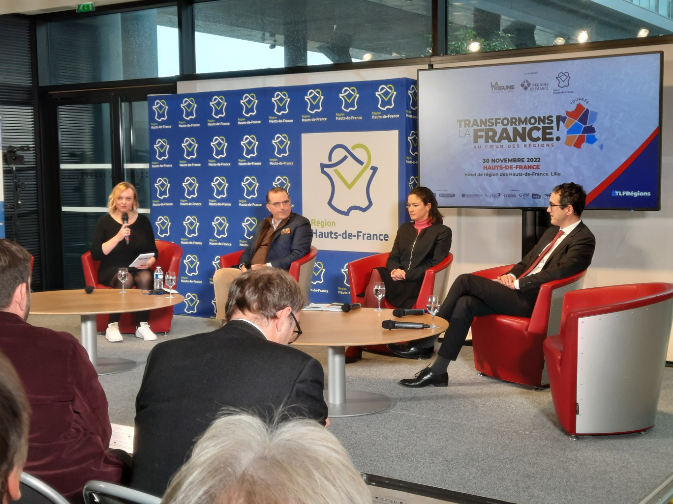 De g. à dr. : Gaëtane Deljurie, animatrice de la table ronde, Franck Grimonprez, président-fondateur de Log’s, Constance Maréchal-Dereu, directrice générale de France Logistique et Benoît Rochet, directeur général du port Boulogne/Calais. © Aletheia Press/L.Péron