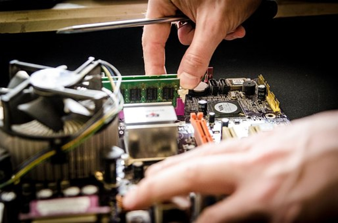 L'alternance s'adresse à des nombreuses familles de métiers, artisanaux bien sûr, mais dépassant aussi ce seul spectre. 