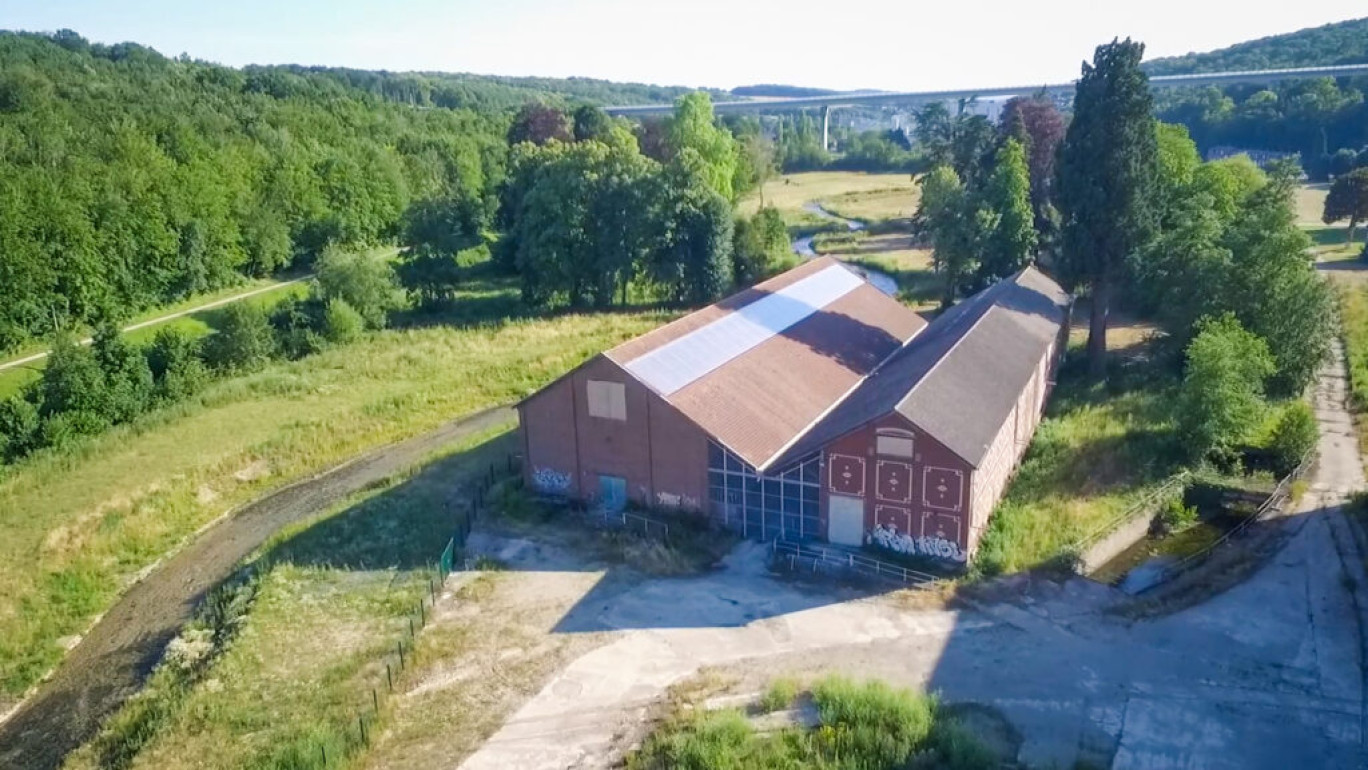 Le cinéma s’installera dans la grande halle réhabilitée du futur parc Auguste Badin. (Photo Ville de Barentin)