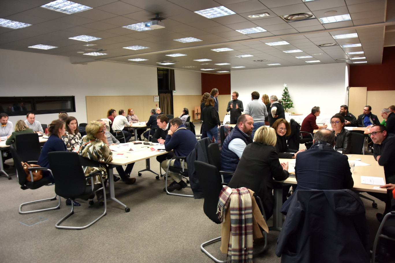 Une quarantaine de participants au premier rendez-vous du club Réussir autour d'un speed-business meeting.