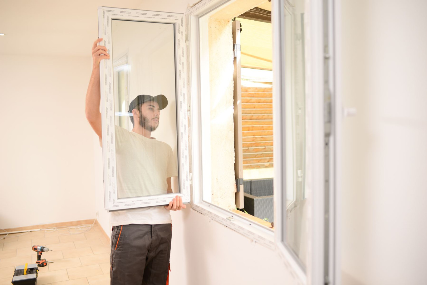 Seule porte de sortie pour les propriétaires de biens classés F et G au DPE : s’ils souhaitent réviser le loyer à la hausse, ou continuer à pouvoir louer leur bien, ils devront réaliser des travaux de rénovation énergétique. © W PRODUCTION