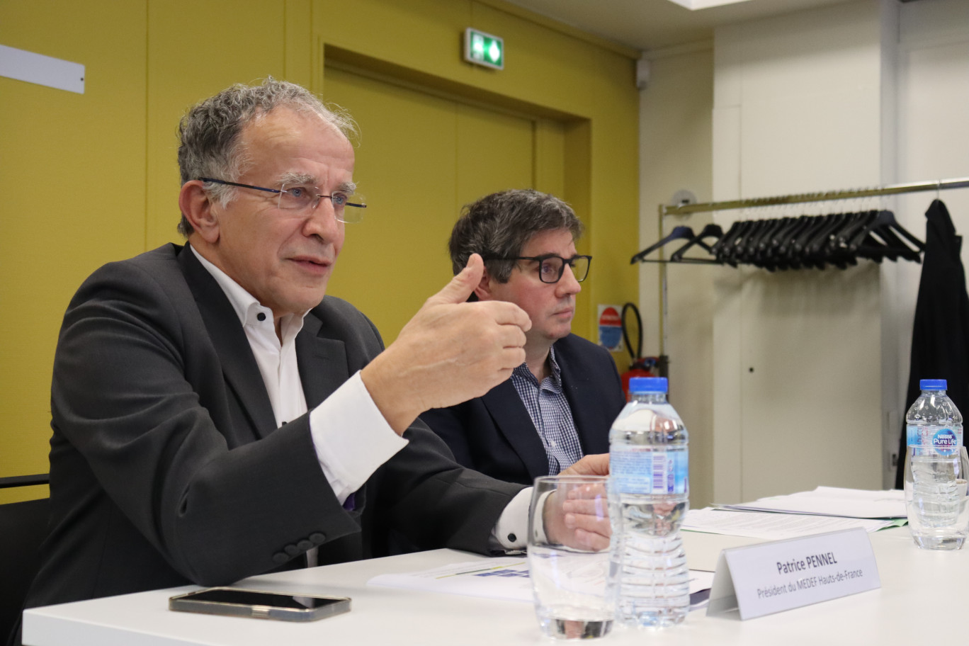 De dr. à g. : Yann Orpin, président du Medef Lille métropole accompagné par le président du Medef Hauts-de-France, Patrice Pennel. © Aletheia Press/E.Chombart