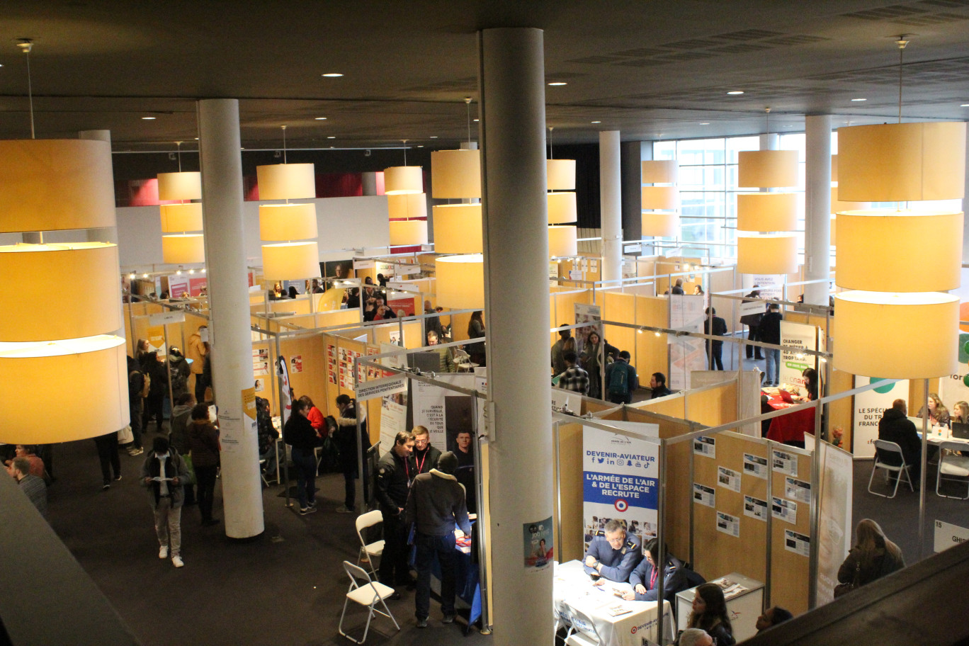 Lors de l'édition 2022 du salon des 24h pour l’Emploi et la Formation d’Arras. © L4M