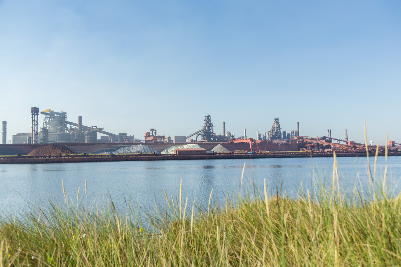 Dunkerque, site historique de la métallurgie : ArcelorMittal, avec ses 5 800 salariés, représente 1/3 des emplois industriels de la zone.