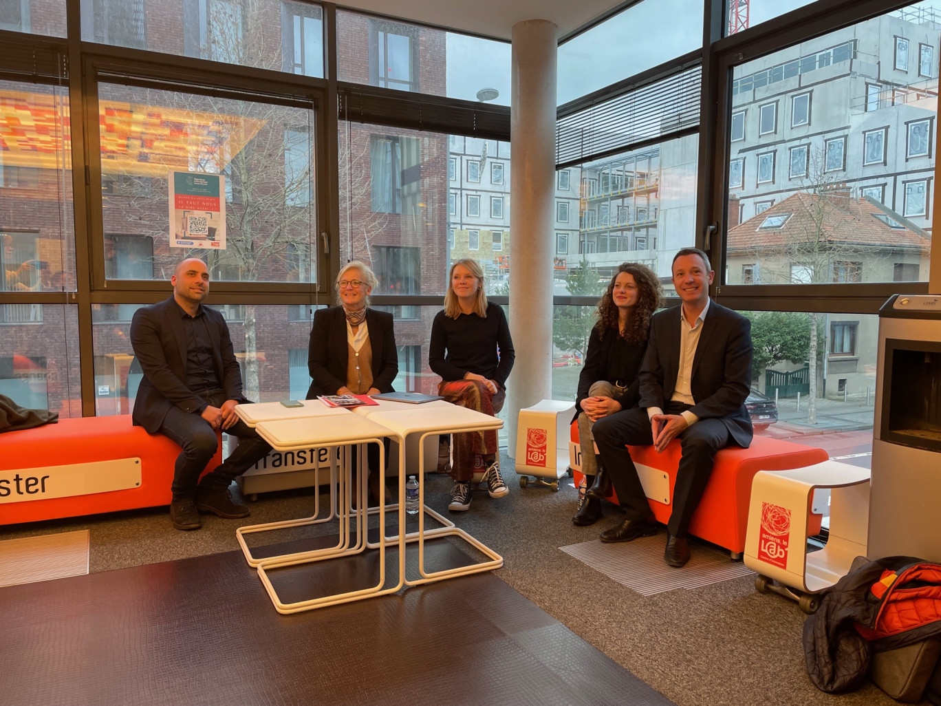 Les deux élues entourées de Sébastien Robert-Charrerau, directeur régional Bpifrance, Angélique Bazin, déléguée à l'Innovation chez Bpifrance et Aurélien Escartin, président de Belive.ai (à g.).