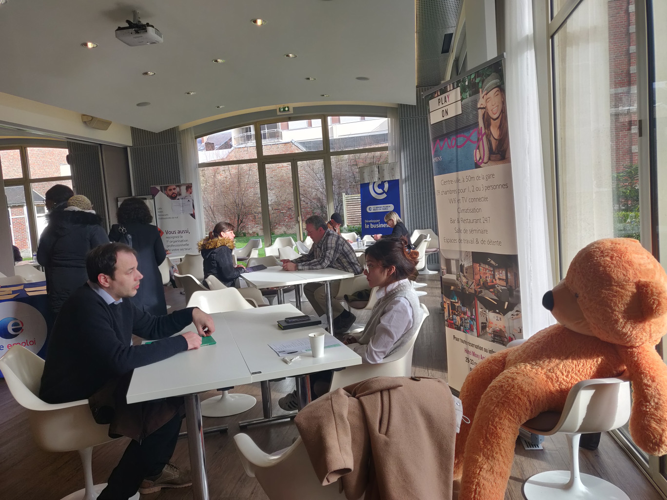 Quelque 200 candidats étaient attendus pour ce job dating. ©Aletheia Press/ L.Péron