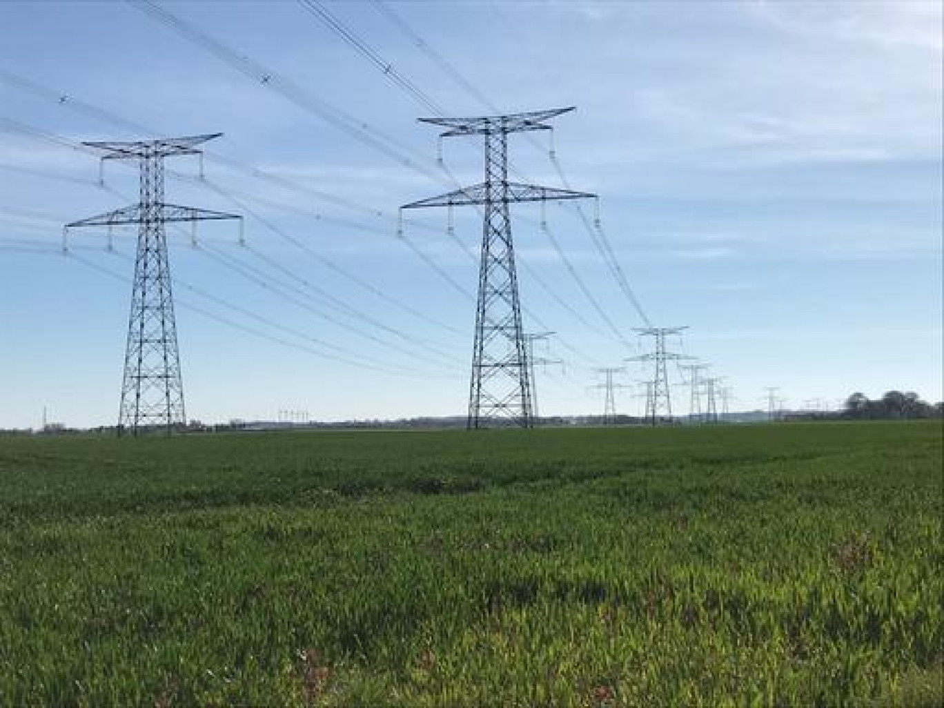 Avec la construction de ces nouvelles infrastructures, RTE prépare le territoire de Dunkerque pour lui permettre d'absorber la forte augmentation de la demande d'électricité d'ici 2030.