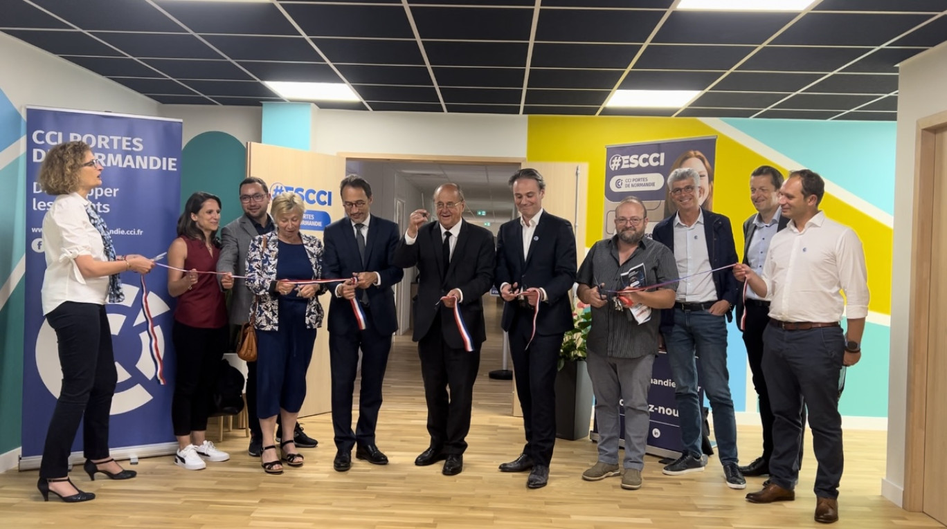 L'ESCCI, école supérieure de la CCI Portes de Normandie, a inauguré son nouveau campus à Louviers. 