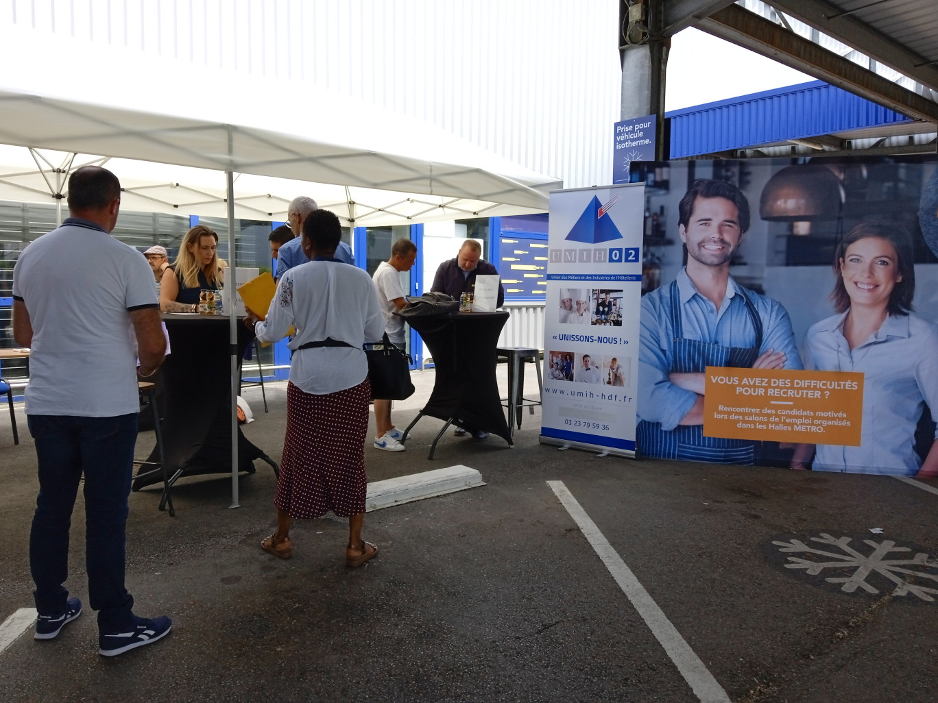 Cette deuxième édition de Place à l’emploi a été organisée en extérieur, sur le parking de la Halle Métro Gauchy. 