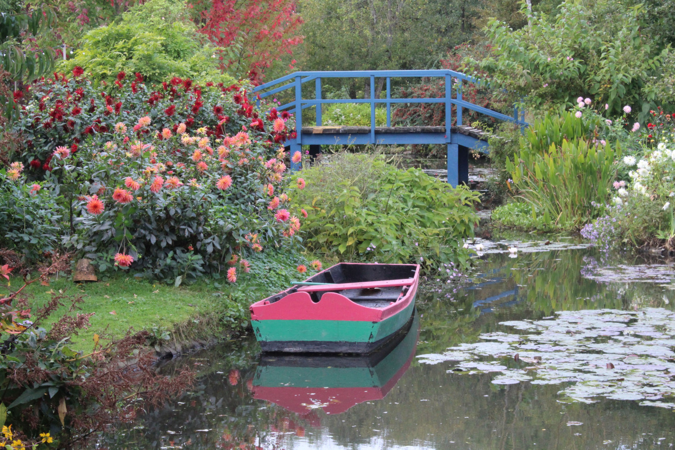 Ce jardin a été créé en 2000 pour l’artiste peintre. Il a ensuite été dévoilé au public en 2007. (© VisitBeauvais)