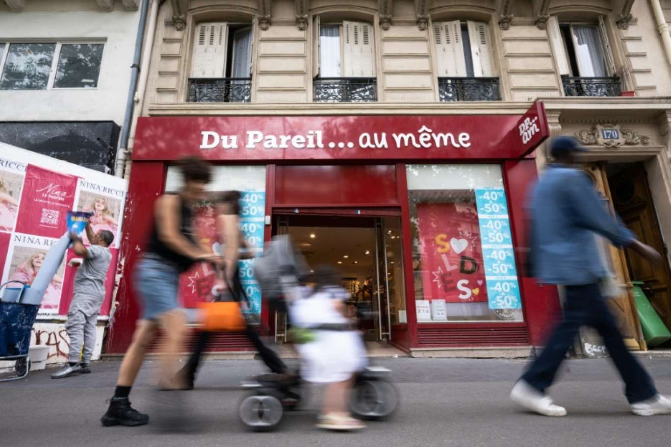 Une boutique de la marque Du Pareil Au Même à Paris le 28 juin 2023 © Julie SEBADELHA