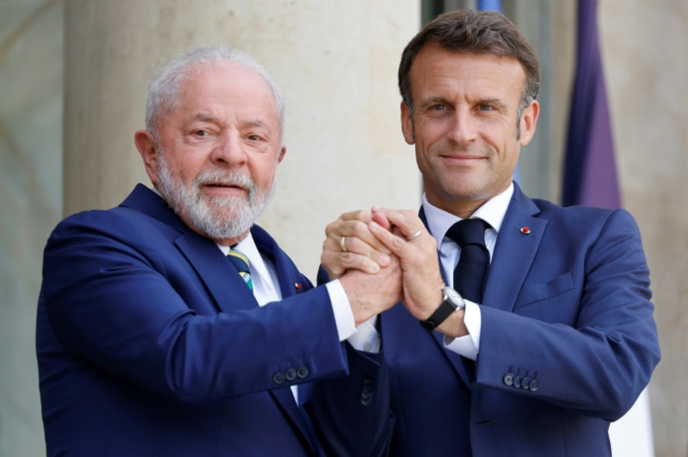 Le président français Emmanuel Macron, à droite, accueille son homologue brésilien Luiz Inacio Lula da Silva le 23 juin à Paris © Ludovic MARIN