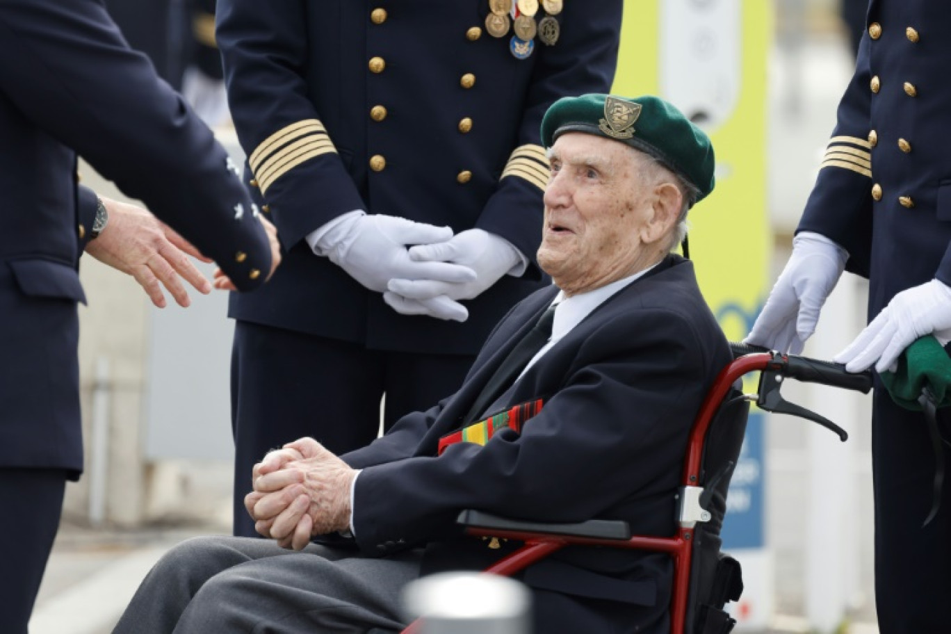 Le dernier membre du commando Kieffer Léon Gautier à Colleville-Montgomery, dans le Calvados, le 6 juin 2023 © Ludovic MARIN