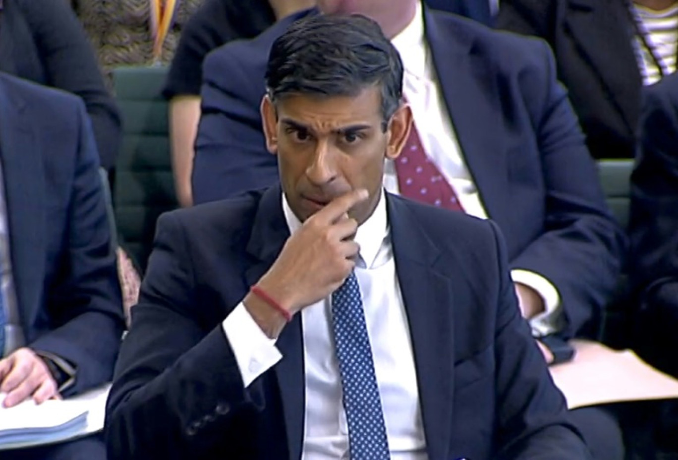 Capture d'écran d'une vidéo des services du Parlement britannique (PRU) montrant le Premier ministre Rishi Sunak lors d'une audition devant les députés le 4 juillet 2023. © -