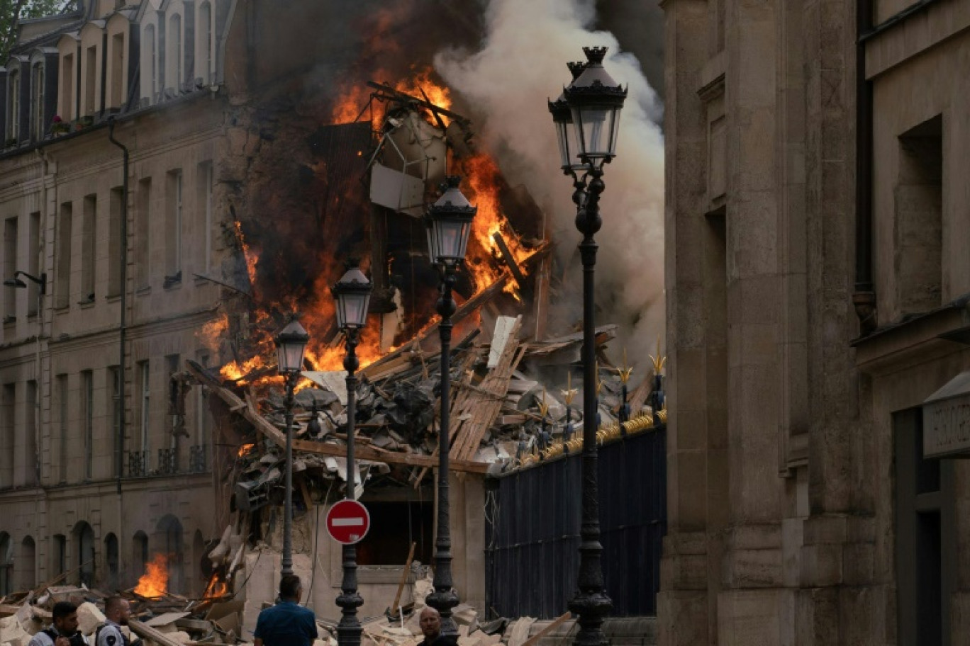 Vue de l'immeuble effondré suite à une explosion à Paris le 21 juin 2023 © ABDULMONAM EASSA