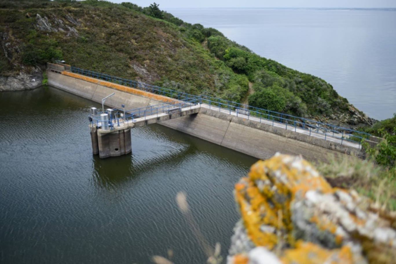 La réserve d'eau de Port Melin sur l'île de Groix, dans le Morbihan, le 21 juin 2022 © Sebastien SALOM-GOMIS