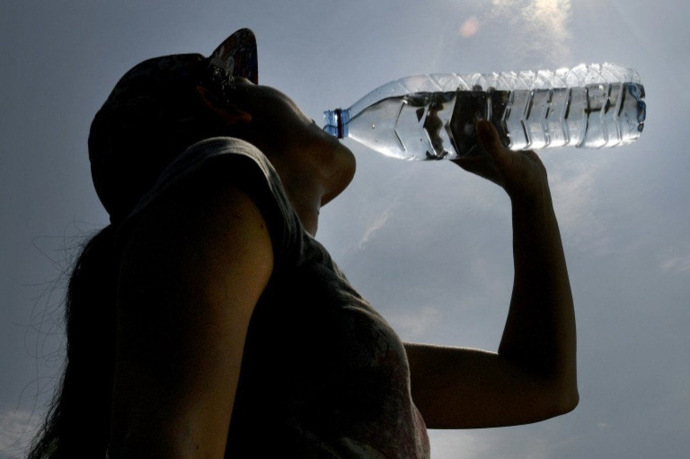 En cas de très fortes chaleurs, il est préconisé de boire régulièrement de l'eau sans attendre d'avoir soif © Fred TANNEAU