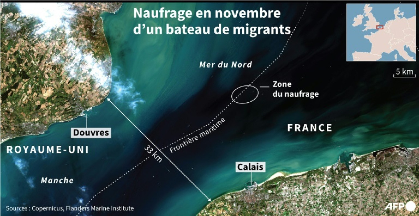 Carte et photo satellite de la Manche dans sa partie la plus étroite entre la France et le Royaume-Uni et de la mer du Nord, localisant la zone où un bateau avec des migrants à bord a fait naufrage en novembre 2021 © Patricio ARANA