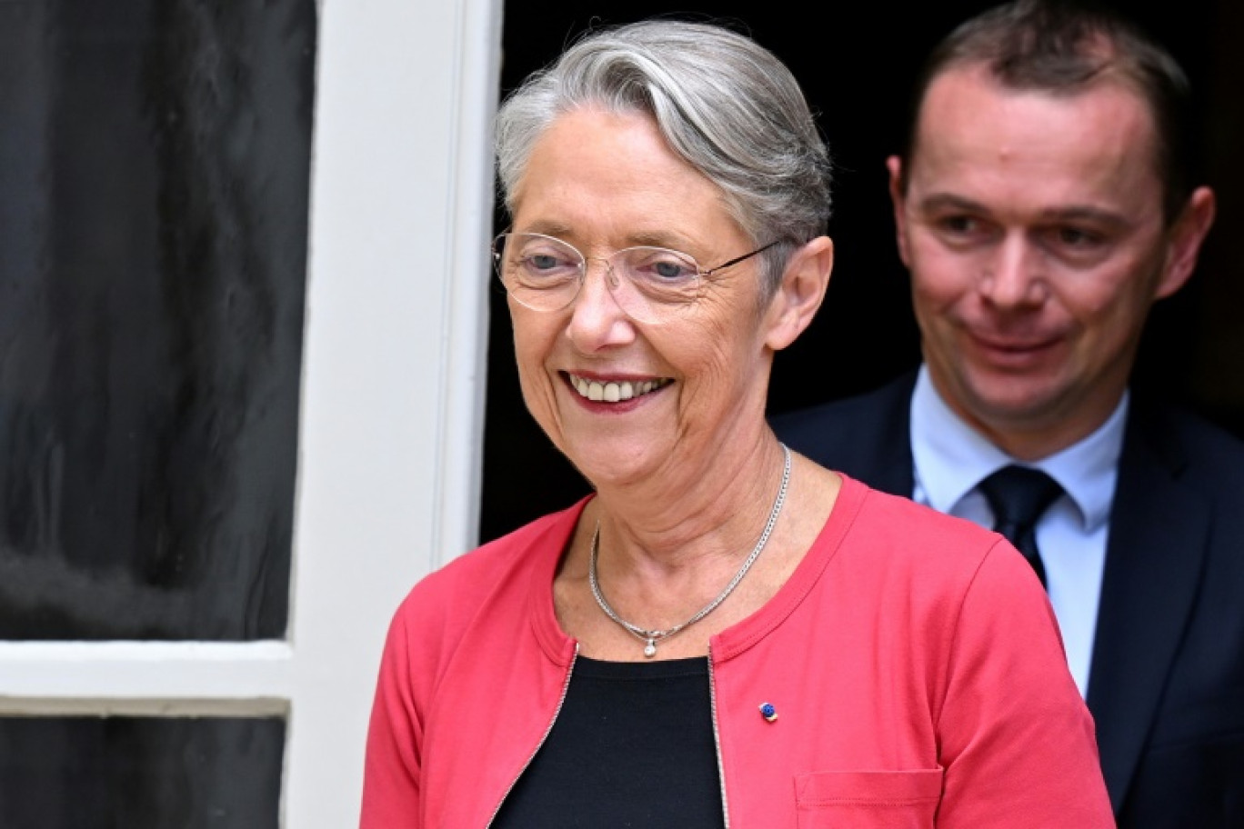 La Première ministre Elisabeth Borne et le ministre du Travail Olivier Dussopt à Matignon, le 12 juillet 2023 à Paris © Bertrand GUAY