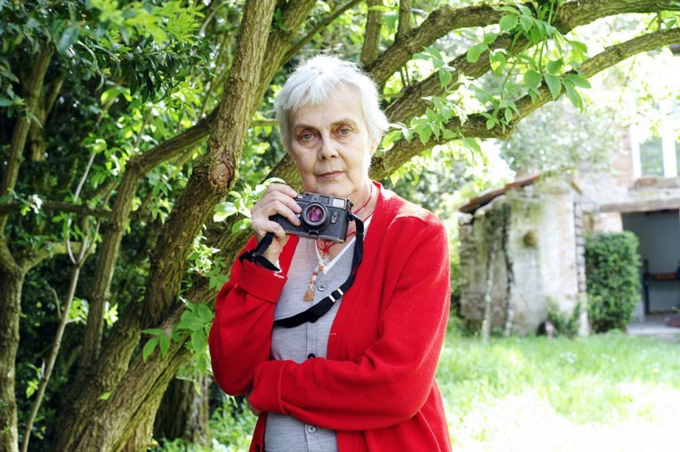 Marie-Laure de Decker a photographié la guerre au Vietnam et les grands de ce monde. Mais cette star du photojournalisme est aujourd'hui dépossédée d'une partie importante de son oeuvre, perdue dans la dissolution des agences historiques et la querelle sur les droits d'auteur. © Remy Gabalda