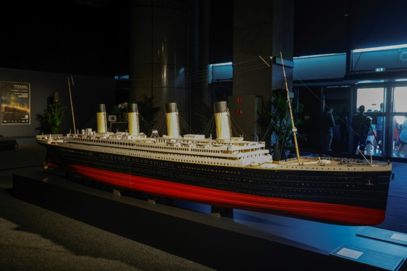 Un modèle réduit du Titanic exposée le jour de l'ouverture de l'exposition XXL Titanic à Paris Expo Porte de Versailles à Paris le 18 juillet 2023 © Geoffroy VAN DER HASSELT