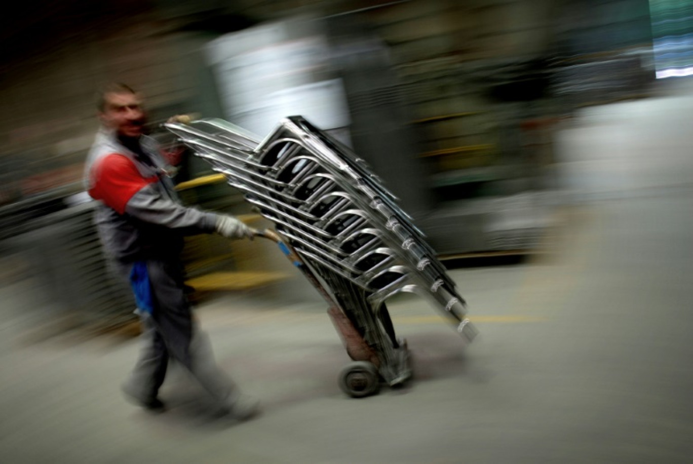 Dans l'usine de meubles Tolix d'Autun, le 14 septembre 2007 © Jeff PACHOUD