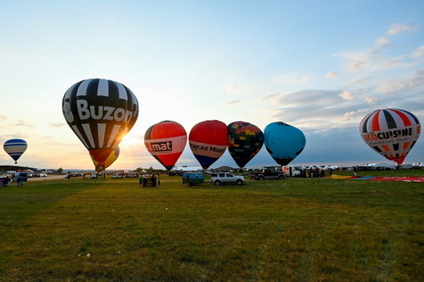 Des montgolfières décollent pour le premier jour du Mondial Air Ballon, le 21 juillet 2023 à Hagéville, en Meurthe-et-Moselle © Jean-Christophe VERHAEGEN