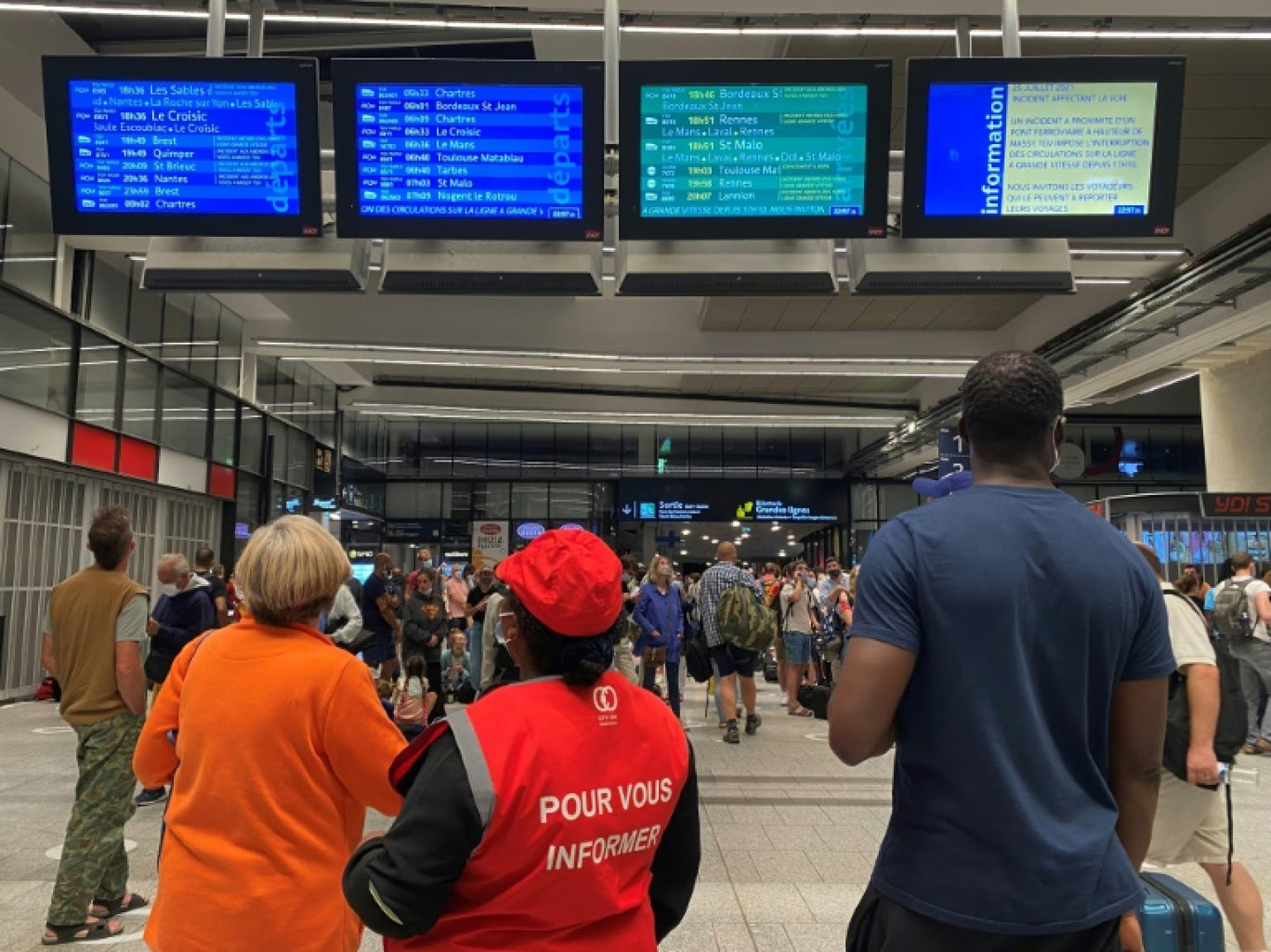 La panne de signalisation sur une ligne à grande vitesse entraînant des retards en gare de Paris-Montparnasse en plein chassé-croisé des vacances d'été a été résolue © Samantha DUBOIS