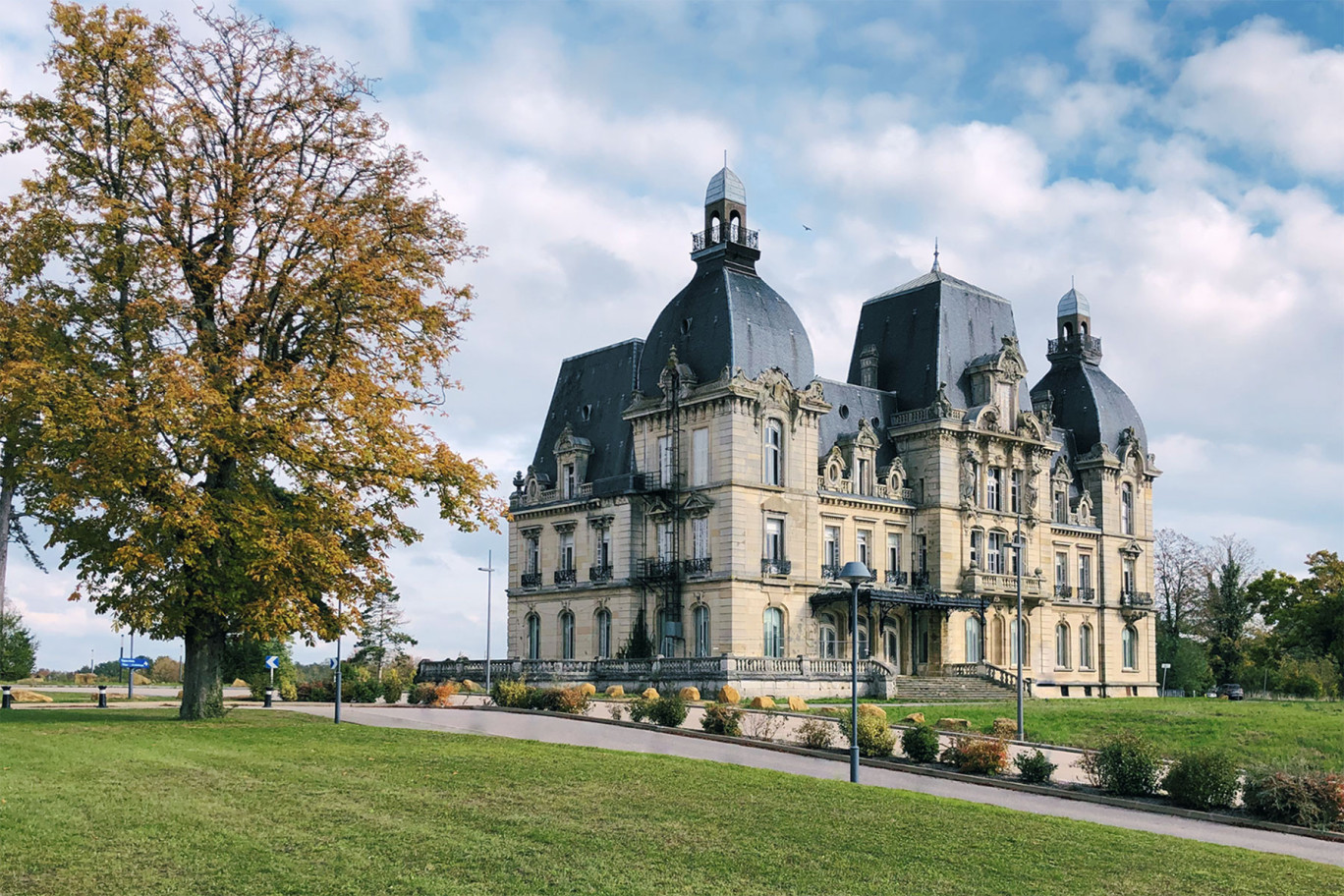 Château de Mercy : pose de la première pierre en vue