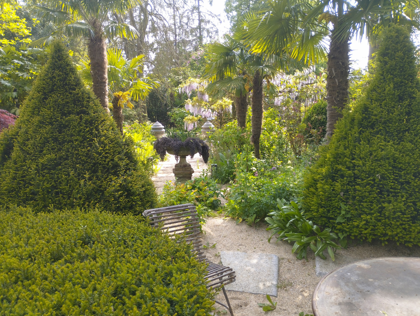 Le jardin est situé au cœur du Pays de Bray, dans la petite commune de Grigneuseville. (© Aletheia Press / B.Delabre)