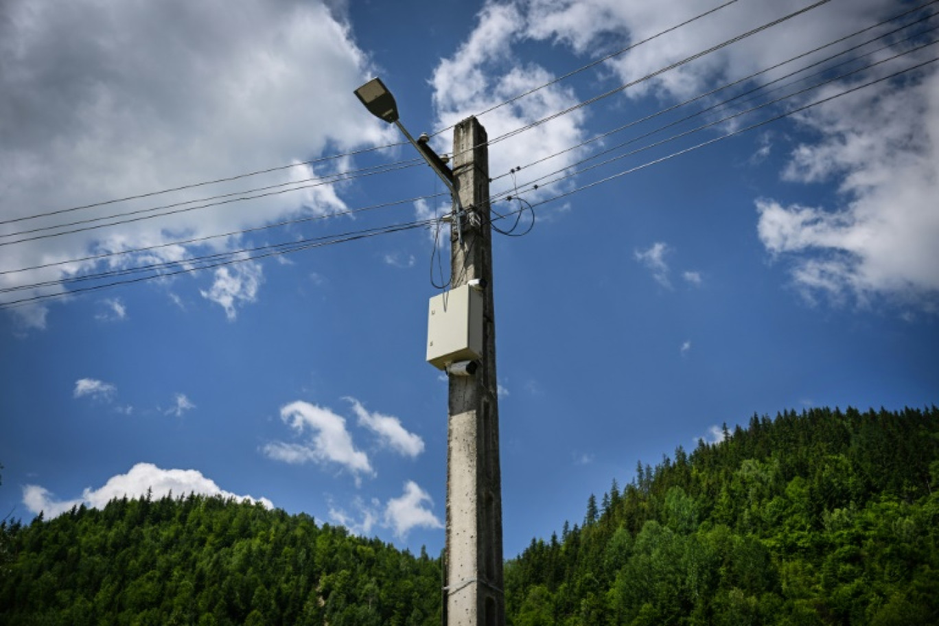 Caméra de surveillance des transports de bois dans la forêt près de Ghimes-Faget, dans les Carpates roumaines (est). Le 9 juillet 2023 © Daniel MIHAILESCU