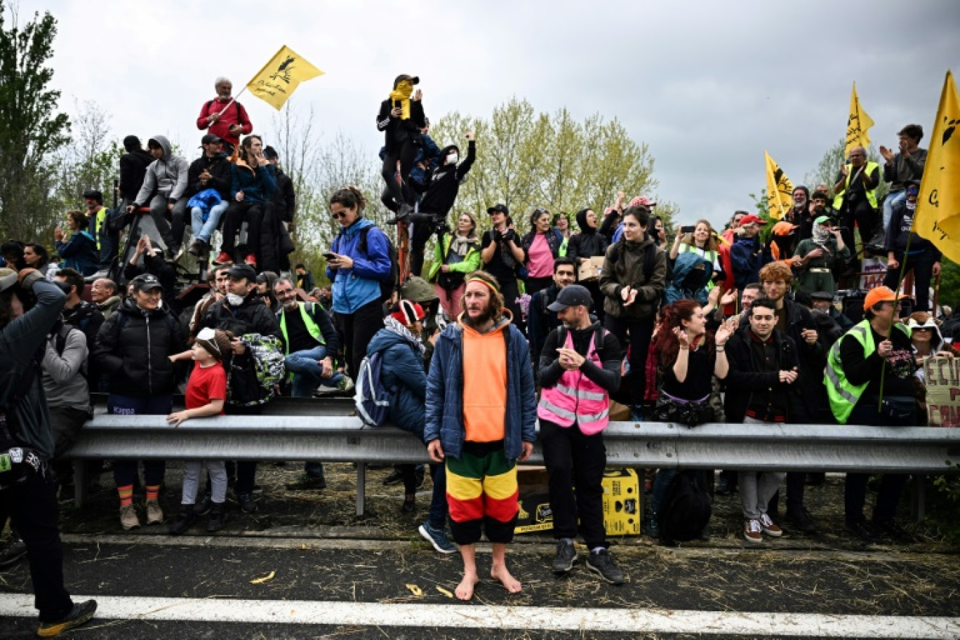 Manifestation contre le projet d'autoroute A69 entre Castres et Toulouse, le 22 avril 2023 près de Soual, dans le Tarn © Lionel BONAVENTURE