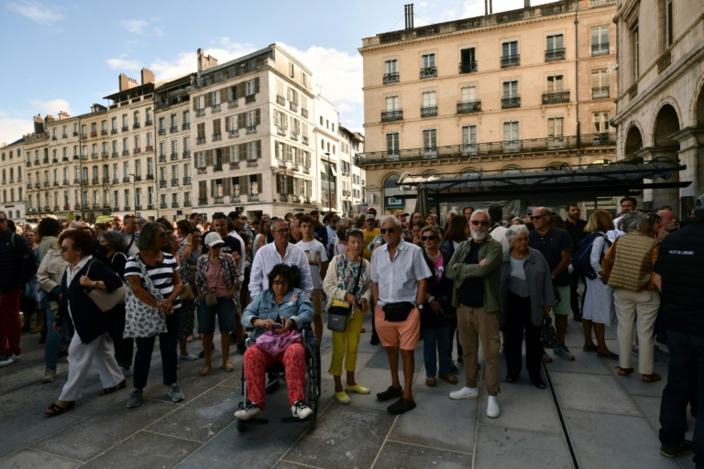 Rassemblement à Bayonne, le 4 août 2023, pour protester contre la violence après le décès d'un homme mortellement  agressé lors des fêtes de la ville fin juillet © GAIZKA IROZ