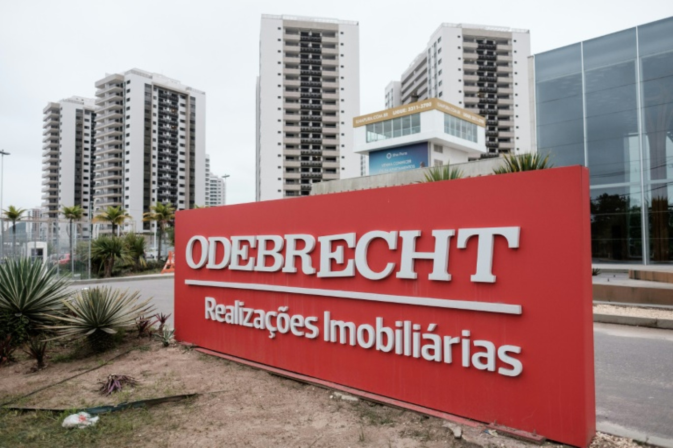 Logo de l'entreprise brésilienne Odebrecht, rebaptisée Novonor, à Rio de Janeiro, le 23 juin 2016 © YASUYOSHI CHIBA