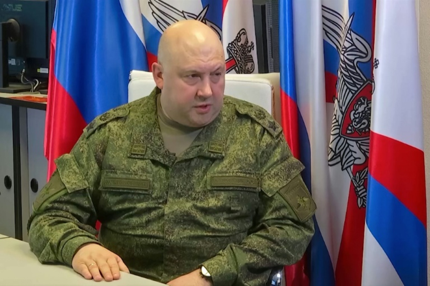 Le général Sergueï Sourovikine, nouveau commandant en chef des forces russes en Ukraine, dans une vidéo distribuée à la presse par le ministère russe de la Défense © Handout