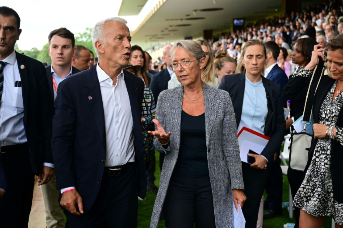 Le président du Medef Patrick Martin et la Première ministre Elisabeth Borne lors la Rencontre des entrepreneurs de France (REF), à l'hippodrome de Longchamp, le 28 août 2023 © Emmanuel DUNAND