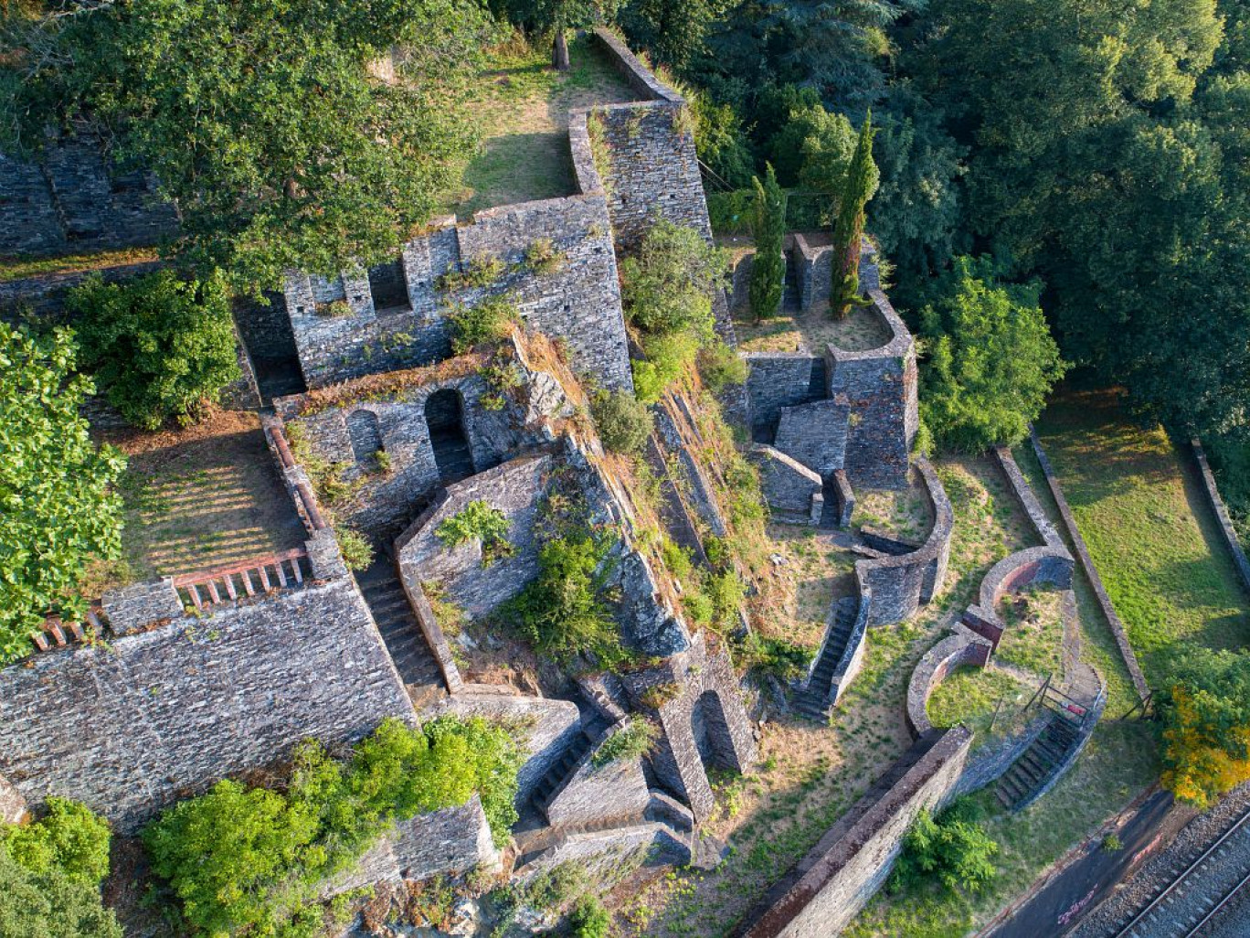 © : Paul Pascal Au Cellier, les jardins poétiques des Folies Siffait se visitent uniquement sur réservation.