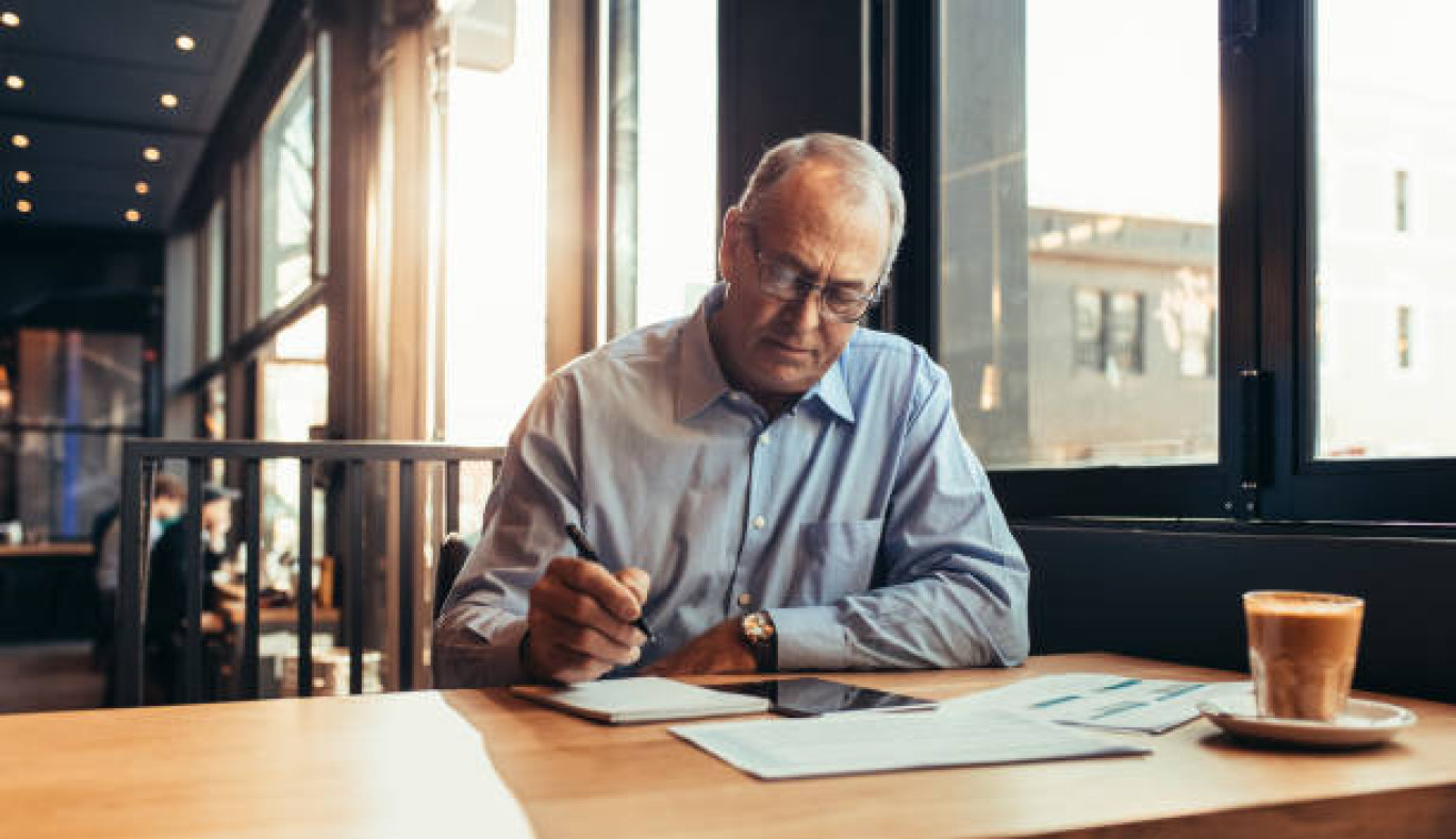 La réforme des retraites tend à faciliter le maintien d'activité professionnelle aux cadres en retraite. 