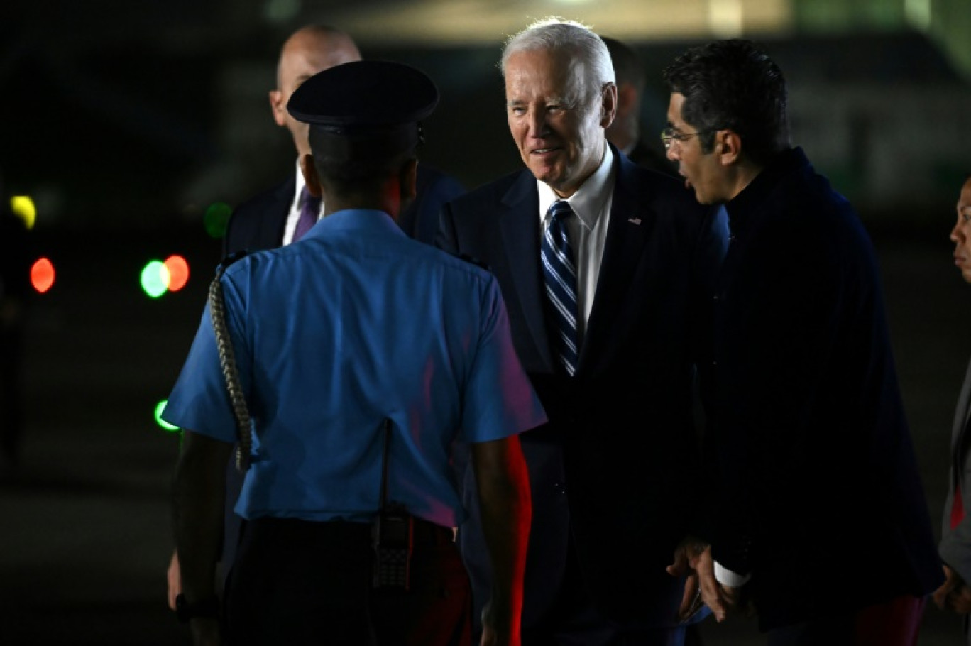 Le président américain Joe Biden arrive en Inde, à la veille du sommet du G20 à New Delhi, le 8 septembre 2023 © SAUL LOEB