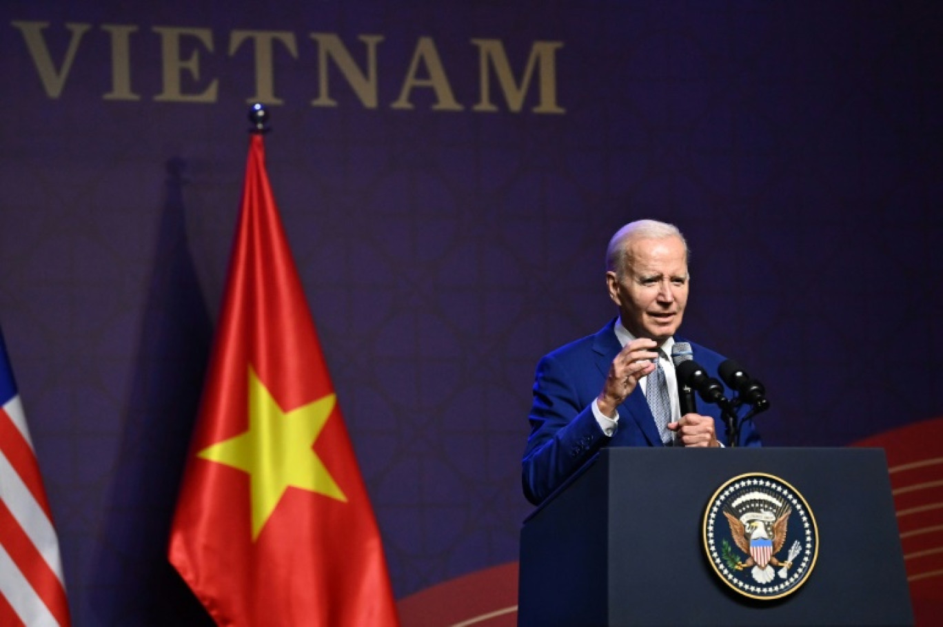 Le président américain Joe Biden lors d'une conférence de presse à Hanoï, le 10 septembre 2023 au Vietnam © NHAC NGUYEN