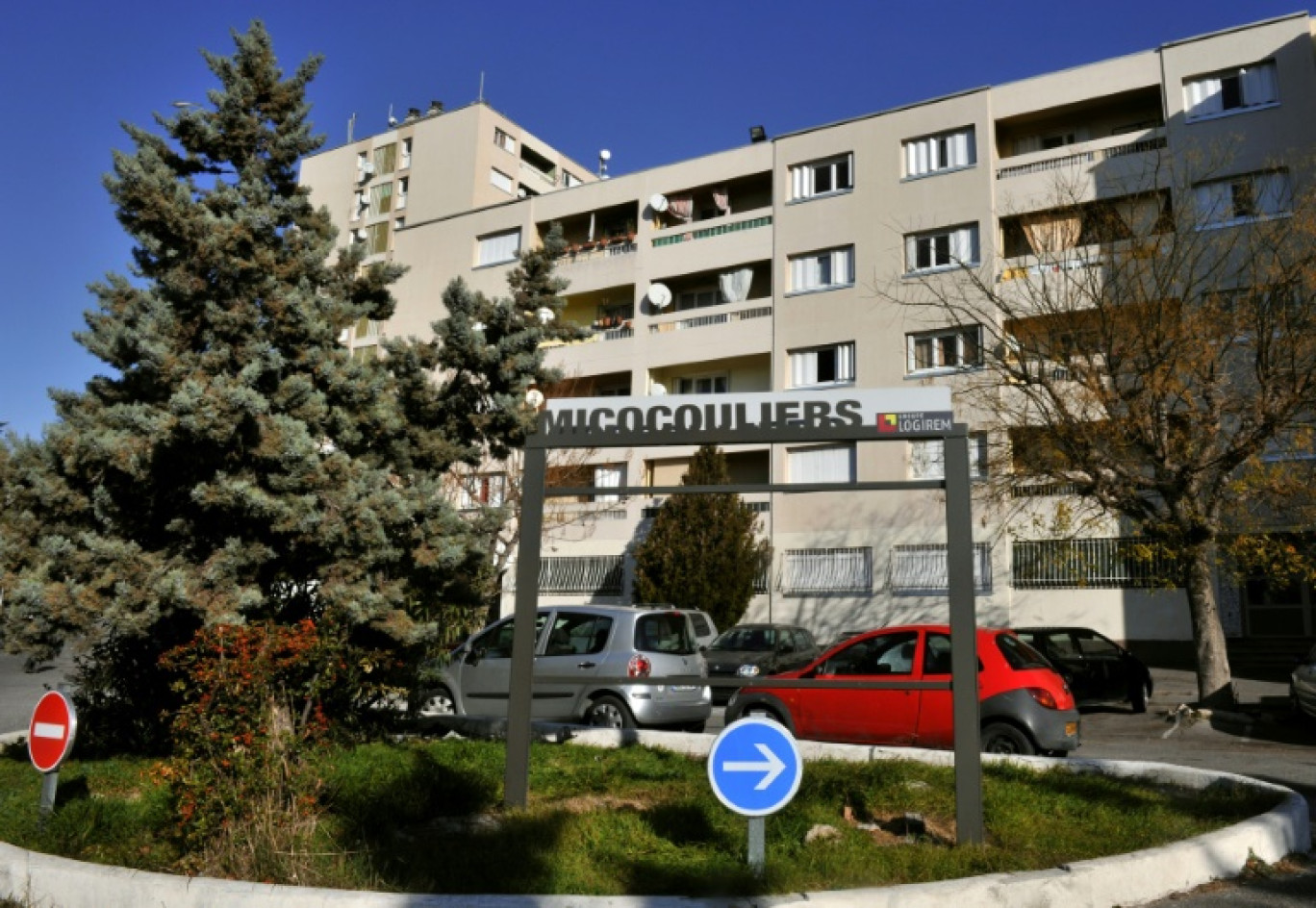 L'entrée de la cité des Micocouliers dans le 14ème arrondissement de Marseille, en 2011 © BORIS HORVAT