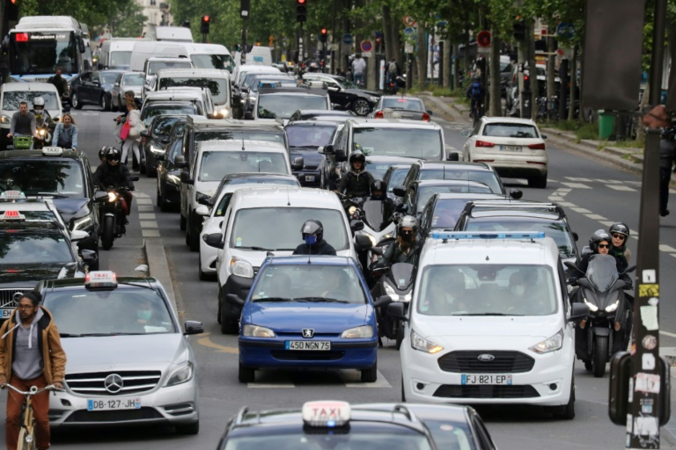 La zone à trafic limité (ZTL) du centre de Paris, qui vise à interdire la circulation dans l'hypercentre aux véhicules sans motif d'arrêt, pourrait être à nouveau reportée à après les Jeux olympiques de l'été 2024 © Ludovic MARIN