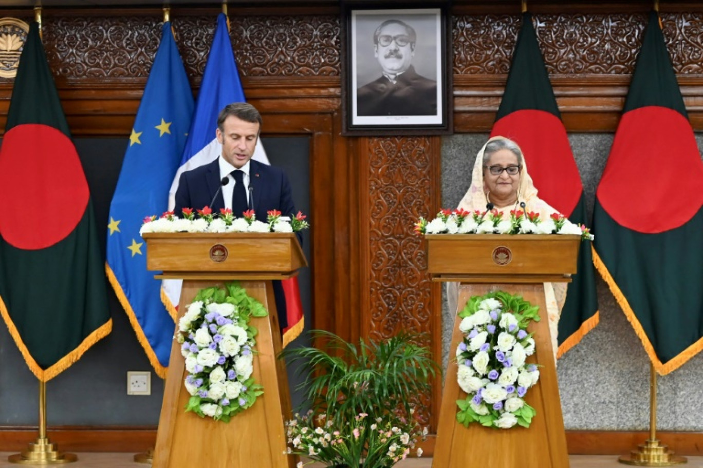 Le président Emmanuel Macron (g) et la Première ministre bangladaise Sheikh Hasina, le 11 septembre 2023 à Dacca © Munir uz zaman