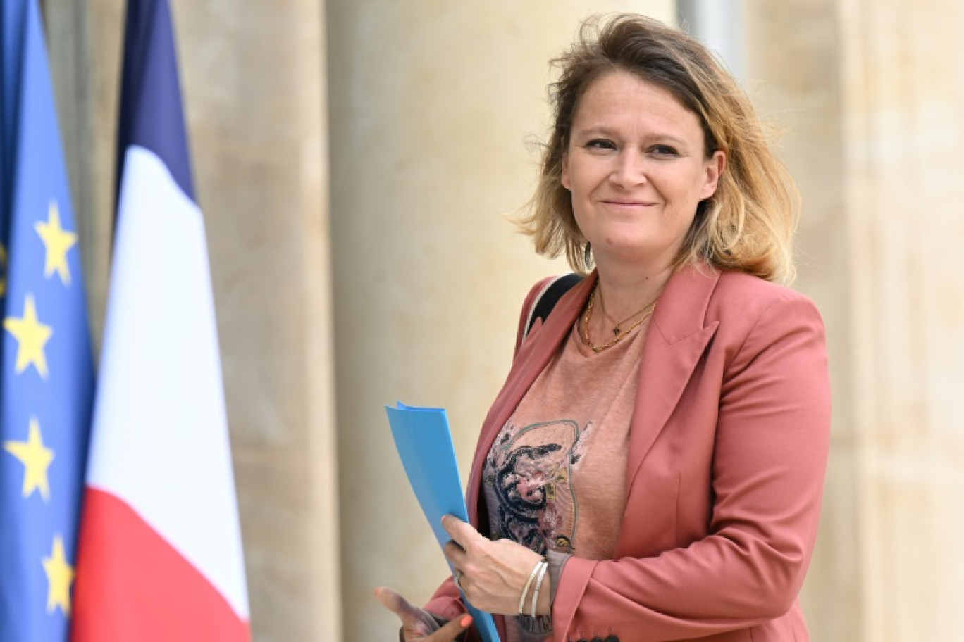 La ministre déléguée chargée des PME, du Commerce et de l'Artisanat Olivia Grégoire arrive au palais de l'Elysée à Paris, le 19 juillet 2023 © Bertrand GUAY