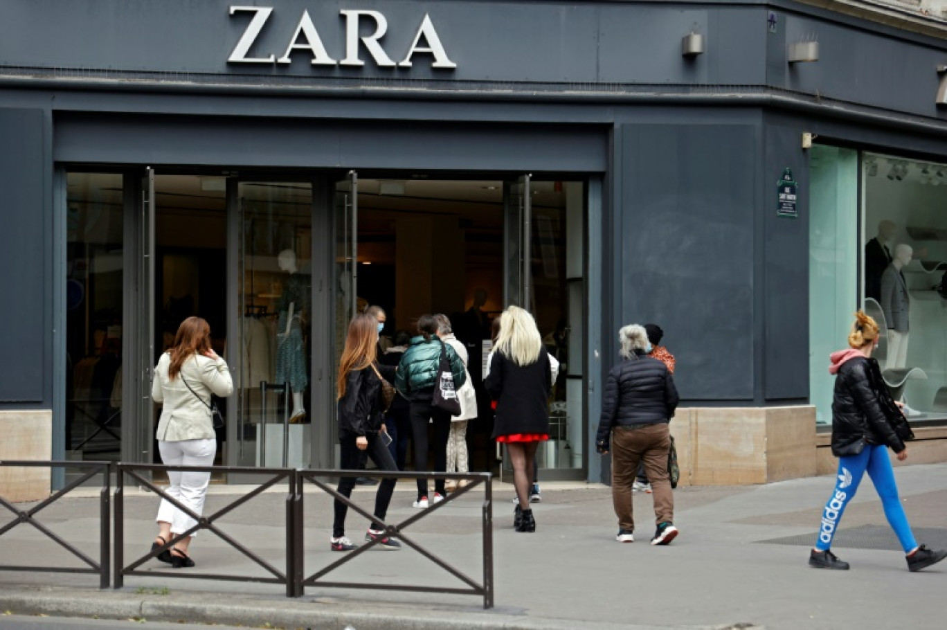 Un magasin de vêtements Zara à Paris, le 11 mai 2020 © THOMAS COEX