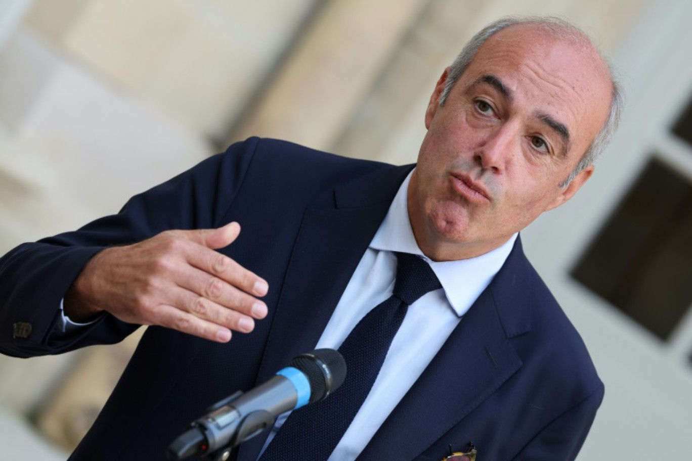 Le chef de file des députés LR Olivier Marleix devant l'hôtel Matignon à Paris, le 14 septembre 2023 © MEHDI FEDOUACH