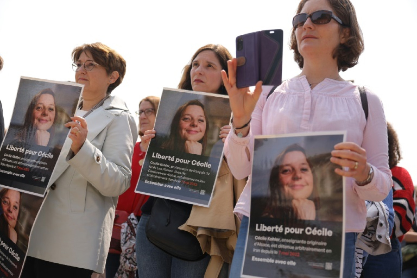 Manifestation de soutien à l'enseignante Cécile Kohler, détenue en Iran, le 14 mai 2023 à Paris © Thomas SAMSON