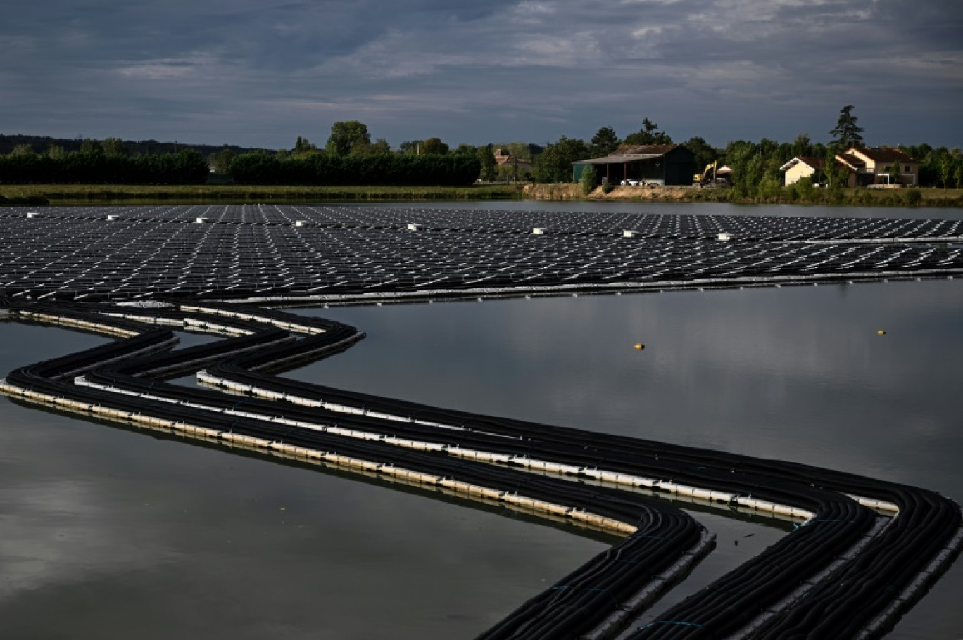 La centrale photovoltaïque hybride de Montpezat, le 21 septembre 2023 dans le Lot-et-Garonne © PHILIPPE LOPEZ