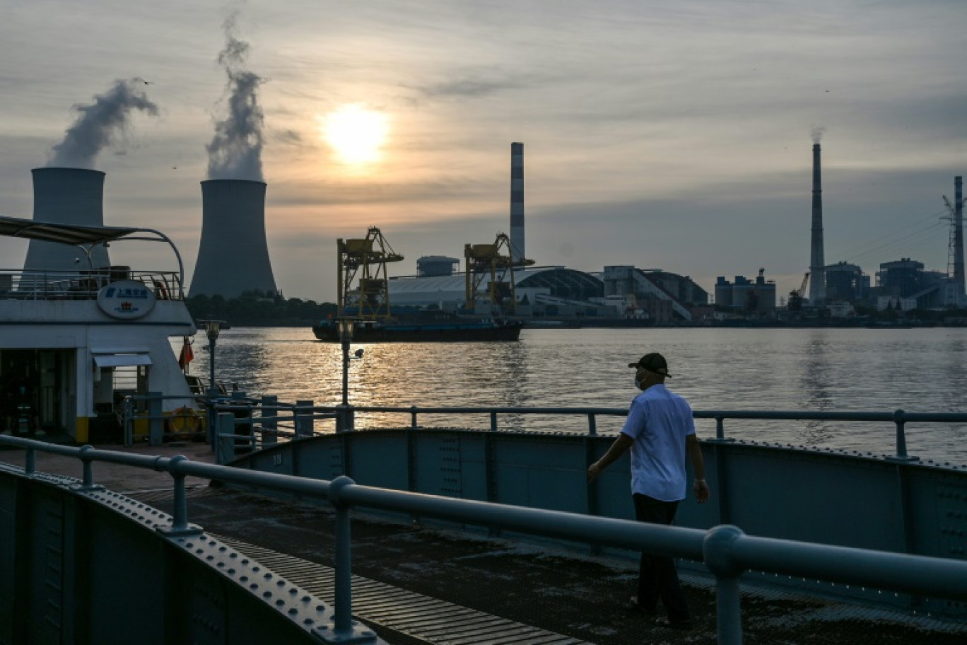 Les pays riches comme les économies en développement vont devoir considérablement avancer leurs objectifs de neutralité carbone, selon l'agence internationale de l'énergie (AIE) © Hector RETAMAL