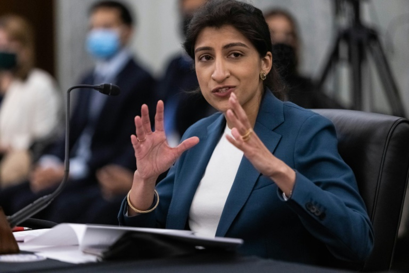 La présidente de la Federal Trade Commission (FTC) Lina Khan, lors d'une audition au Sénat le 21 avril 2021 à Washington © POOL